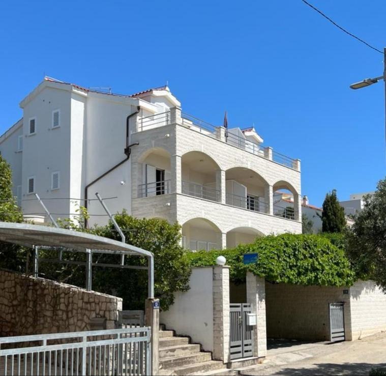 Villa Marta Apartmani Trogir Buitenkant foto