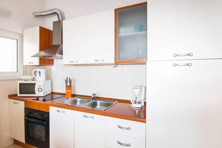 Villa Marta Apartmani Trogir Buitenkant foto