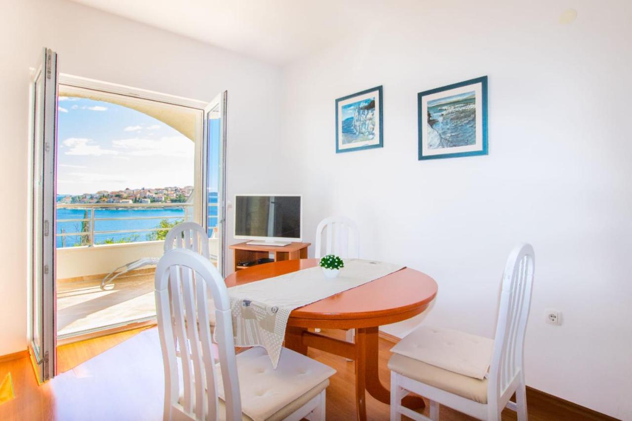 Villa Marta Apartmani Trogir Buitenkant foto