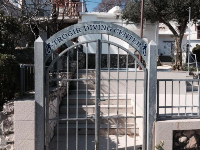 Villa Marta Apartmani Trogir Buitenkant foto