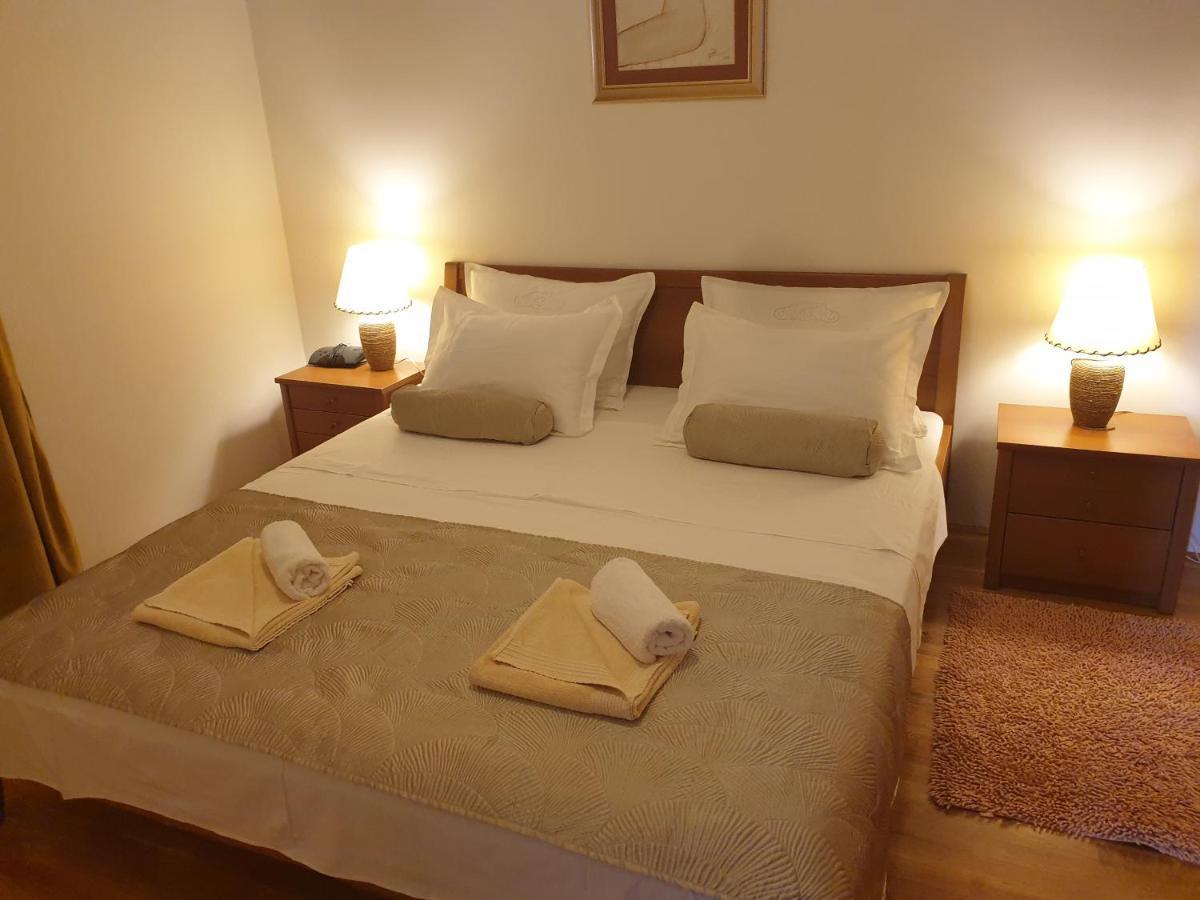 Villa Marta Apartmani Trogir Buitenkant foto